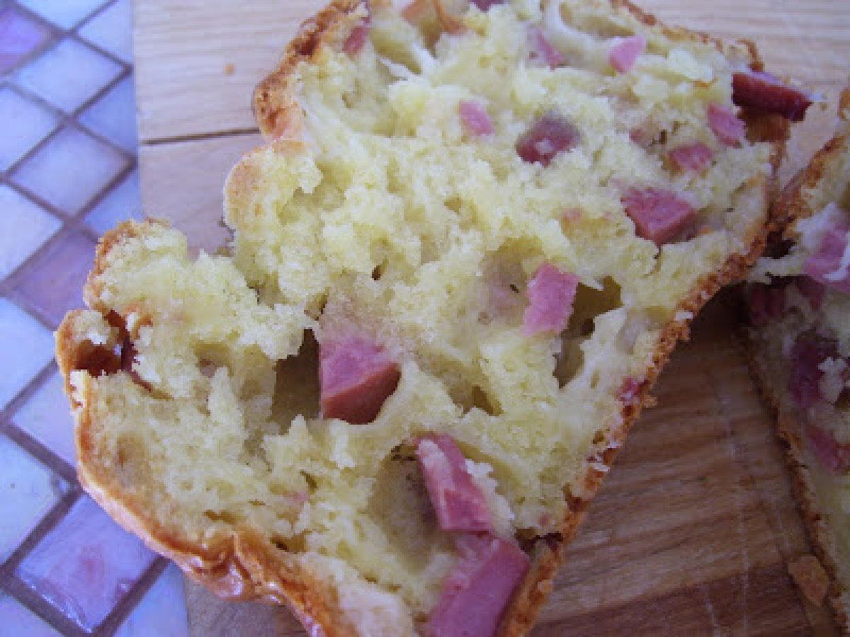 Plumcake salato con formaggio e salame - foto 3