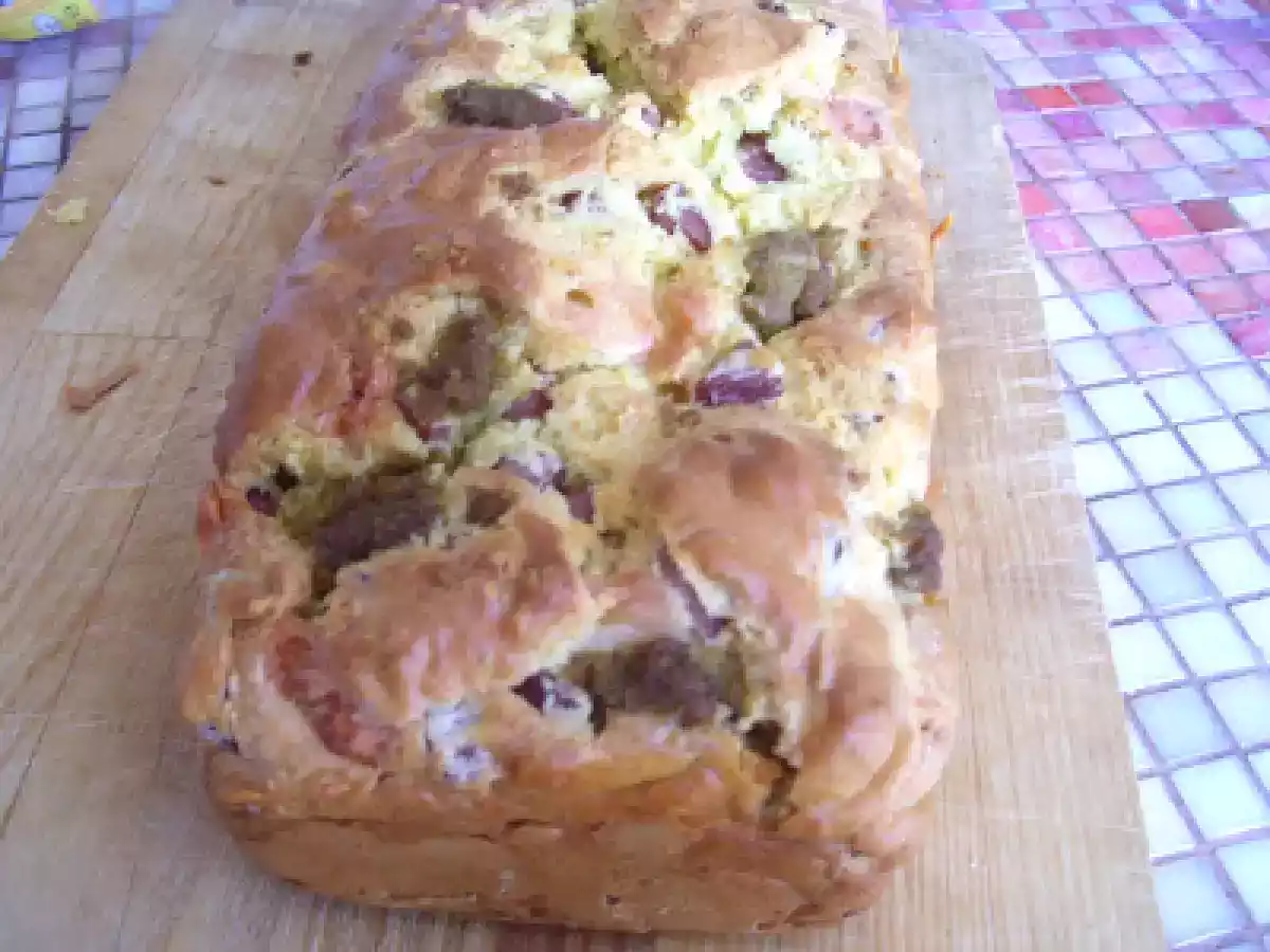 Plumcake salato con formaggio e salame - foto 4