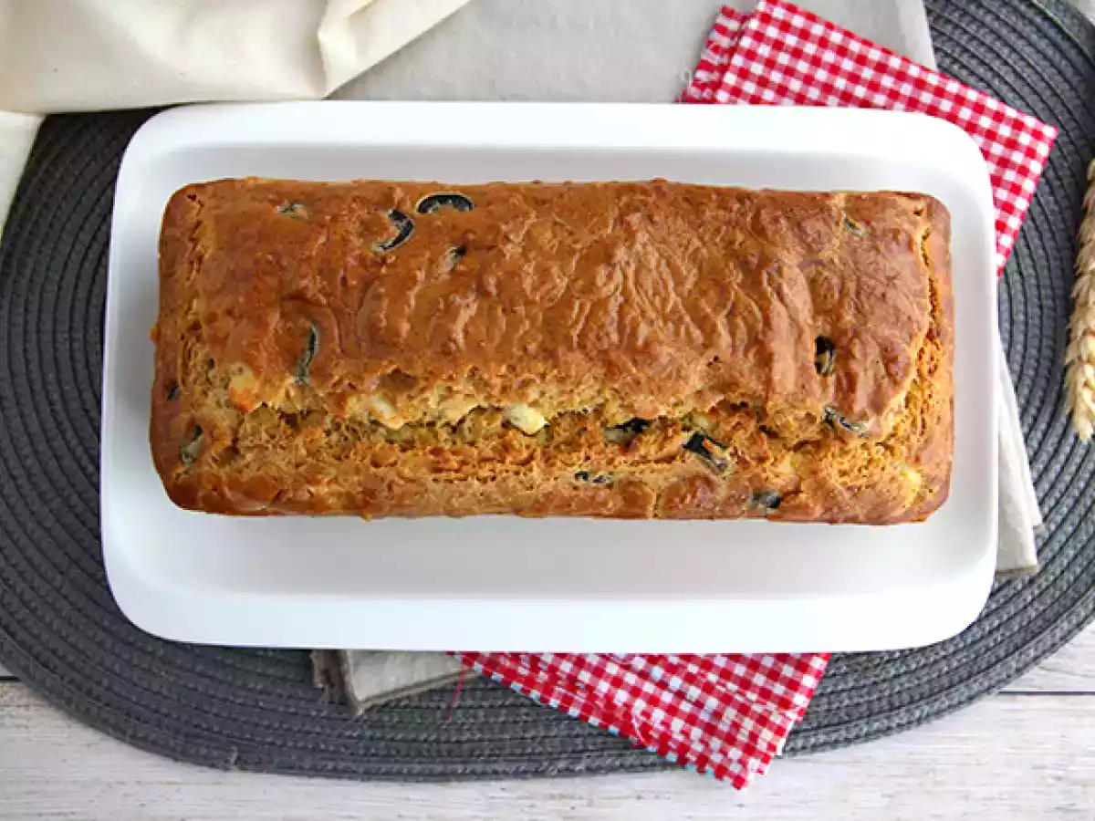 Plumcake salato con olive nere e feta - foto 4