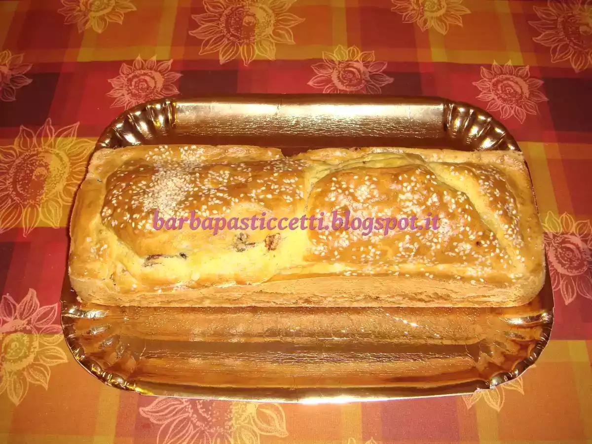 Plumcake salato con pomodori secchi-olive nere-salame-groviera