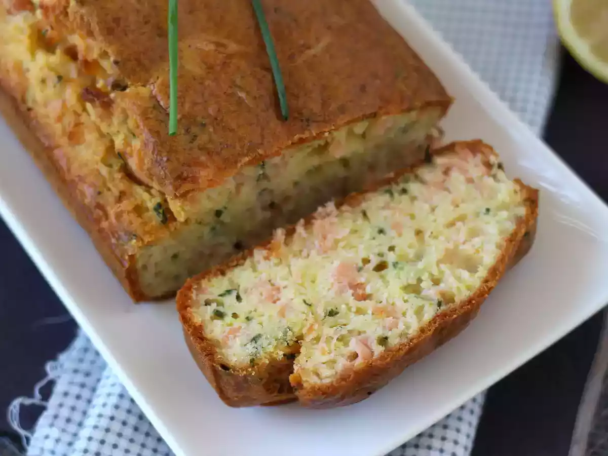Plumcake salato con salmone affumicato, limone ed erba cipollina - foto 5