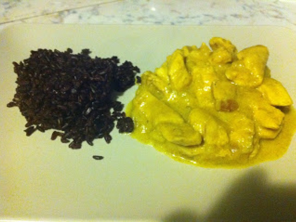 Pollo al curry con riso venere