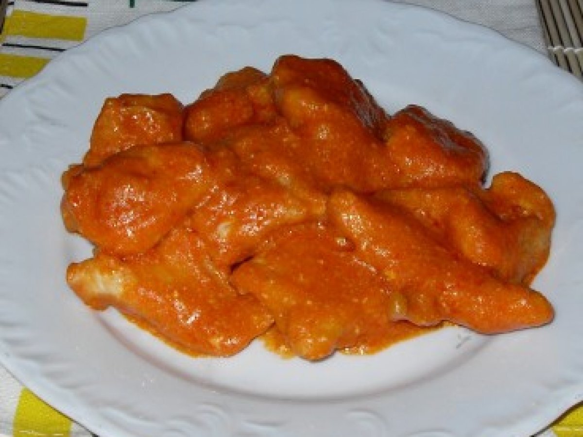 Pollo al curry con yogurt e mela