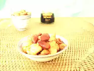 Pollo alle madorle e semi di zucca orientaleggiante