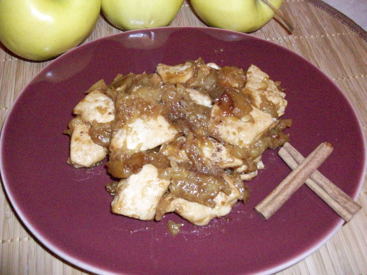 Pollo con mele e cannella