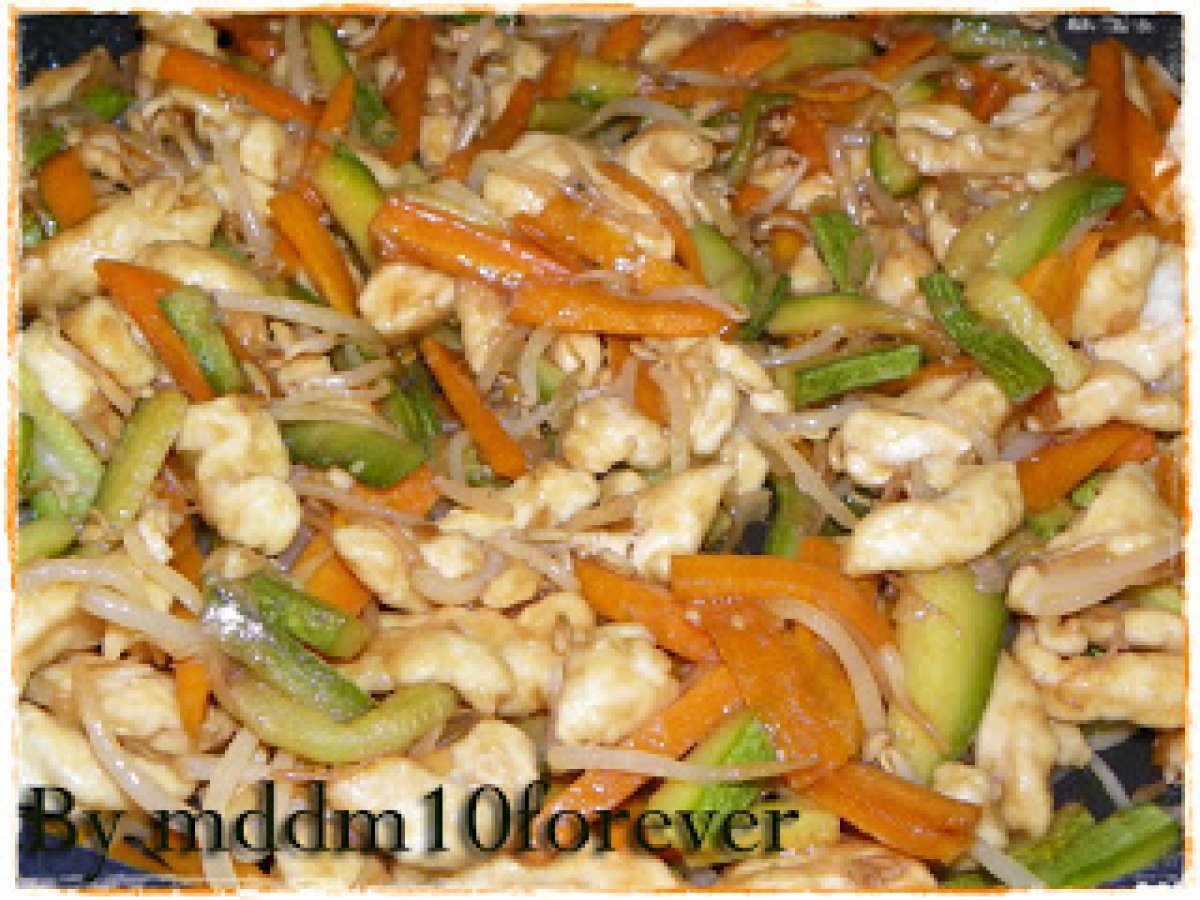 POLLO CON VERDURE ALL'ORIENTALE