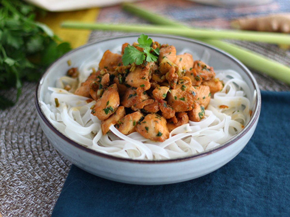 Pollo con zenzero e lemongrass