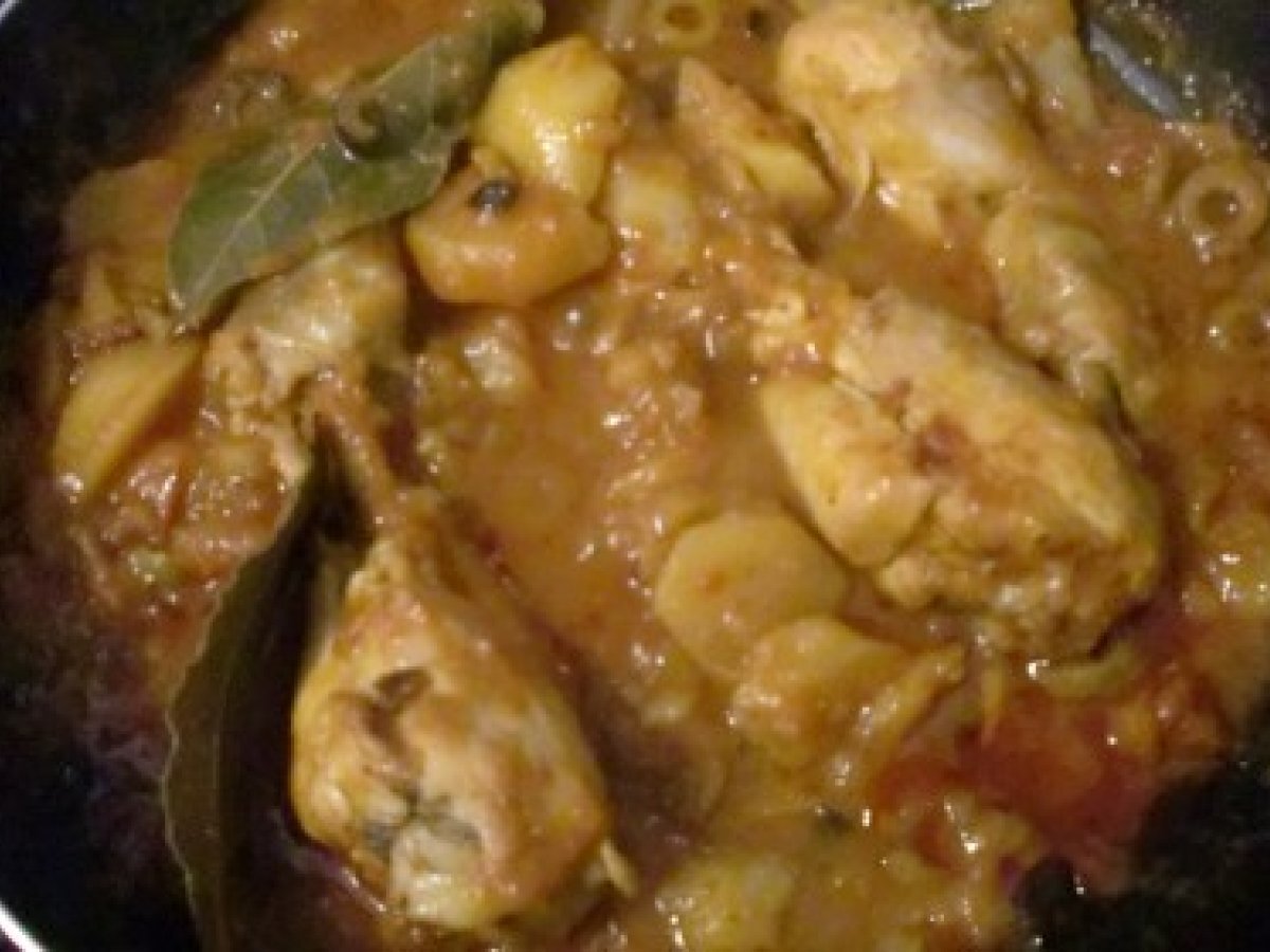 Pollo e patate in umido