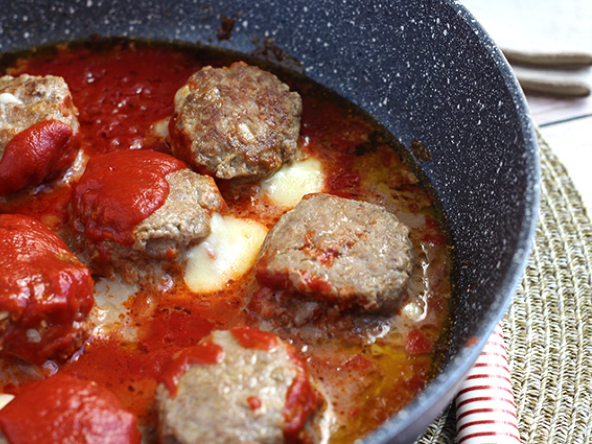 Polpette al sugo con cuore di mozzarella - foto 5