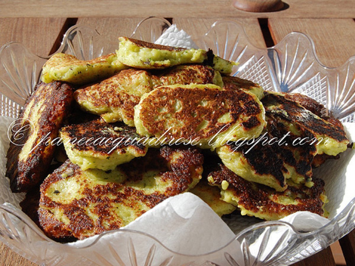 Polpette con zucchine e feta