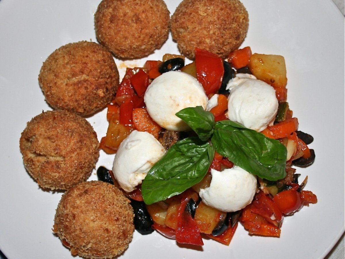 POLPETTE DI INSALATONE TONNO FAGIOLI E CIPOLLA