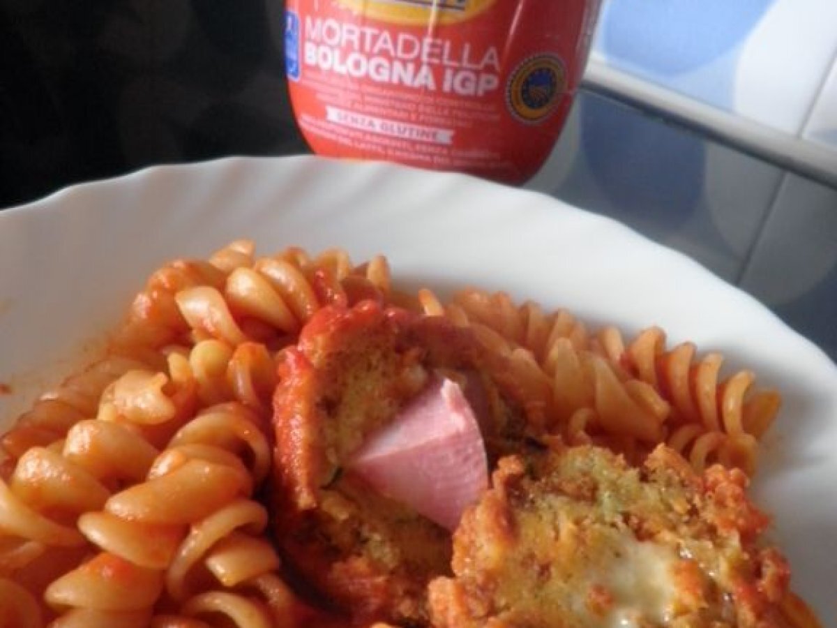 Polpette di pane con cuore di Mortadella e mozzarella