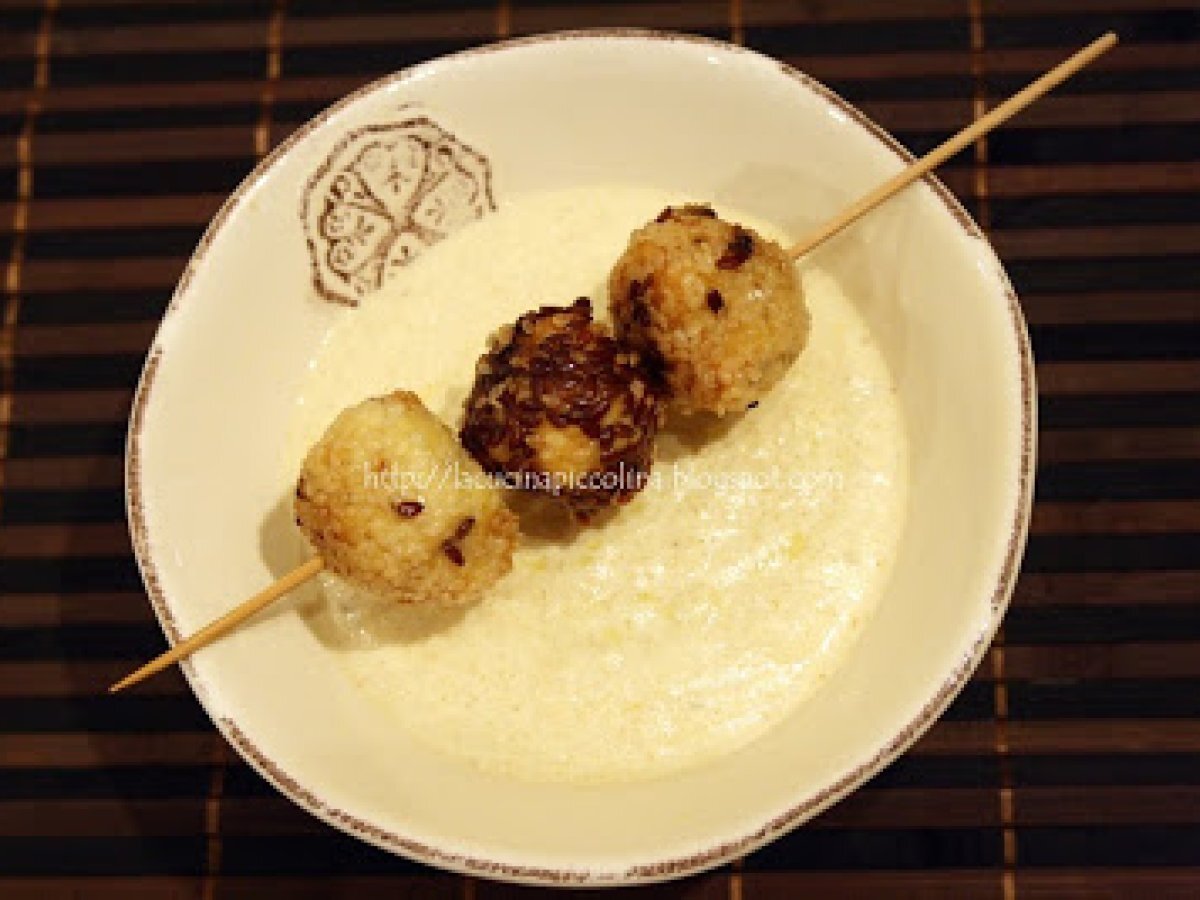 Polpette di pollo e salsa alla paprika in ritardo