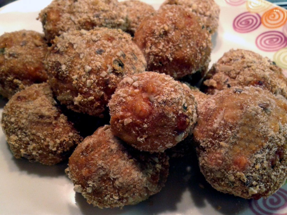 Polpette di tonno rosso aromatizzate all'arancia