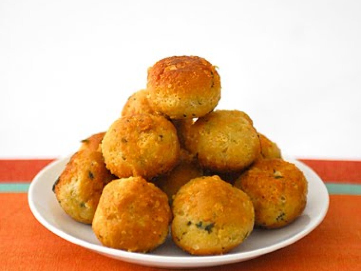 POLPETTE DI UOVA E PECORINO