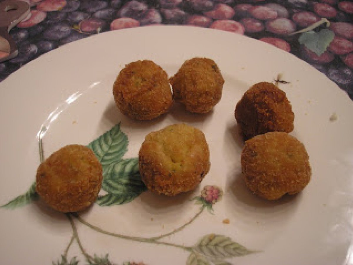 POLPETTINE DI CERNIA, LIMONE E MANDORLE