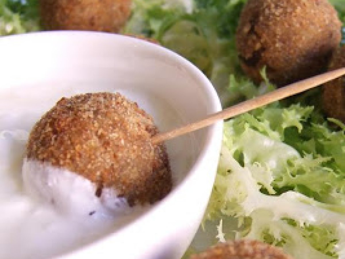 Polpettine di melanzane con salsa tzatxiki