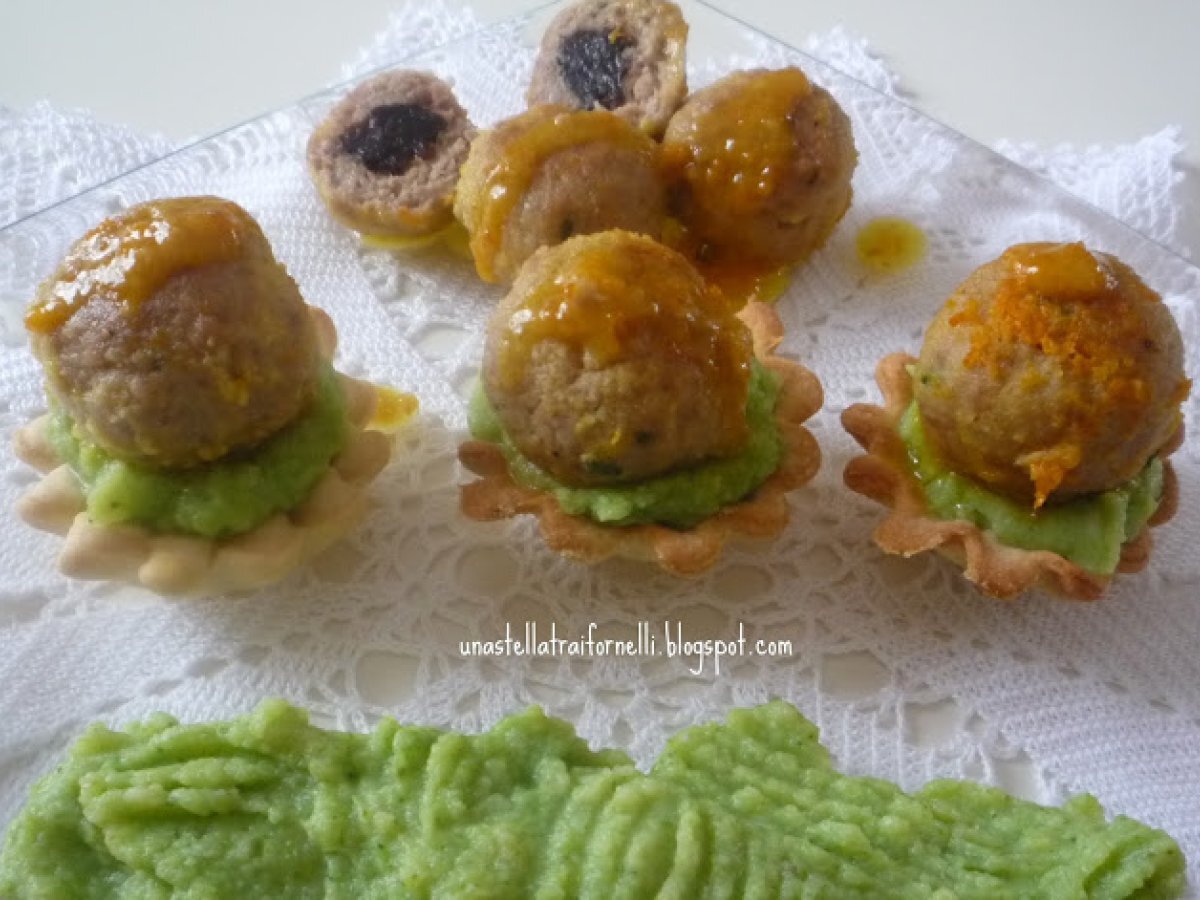 Polpettine ripiene di prugne con salsa all'arancia e zenzero