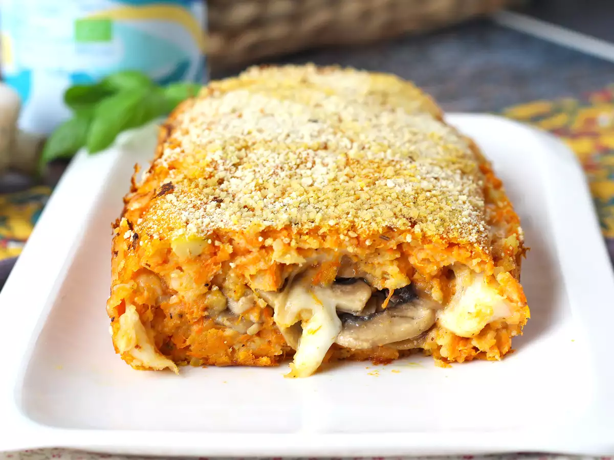 Polpettone di zucca con funghi e scamorza filante: ricetta gustosa e facile al forno - foto 3