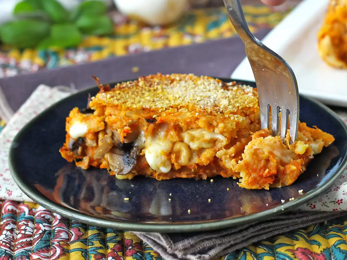 Polpettone di zucca con funghi e scamorza filante: ricetta gustosa e facile al forno - foto 6