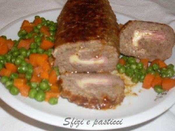 Polpettone ripieno con prosciutto cotto e formaggio ...