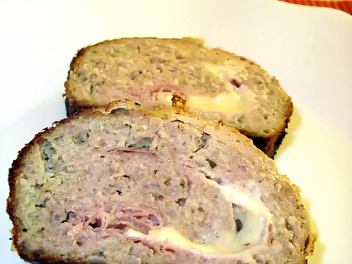 Polpettone ripieno con sottilette e prosciutto cotto - foto 2