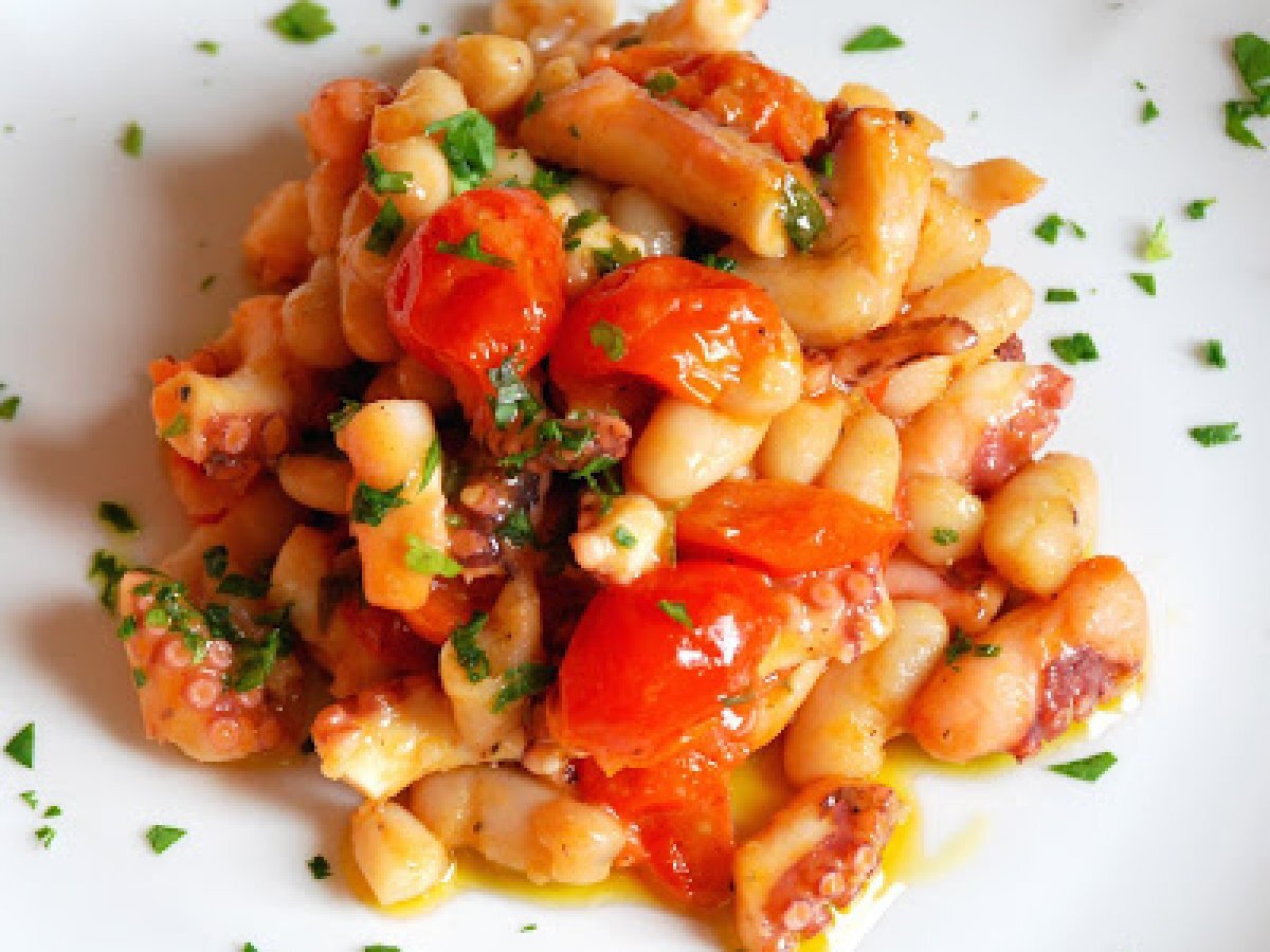 Polpo con fagioli cannellini