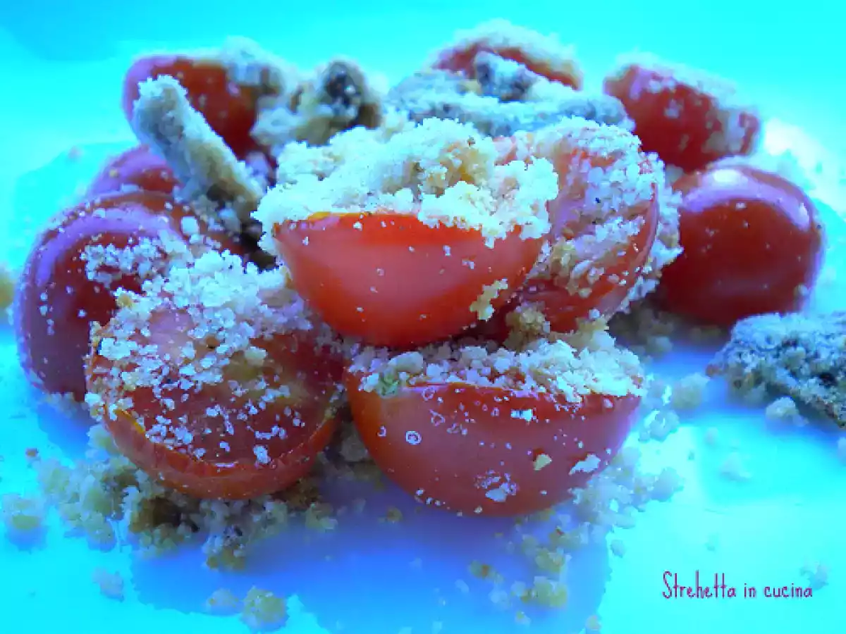 Pomodori al crumble di acciughe
