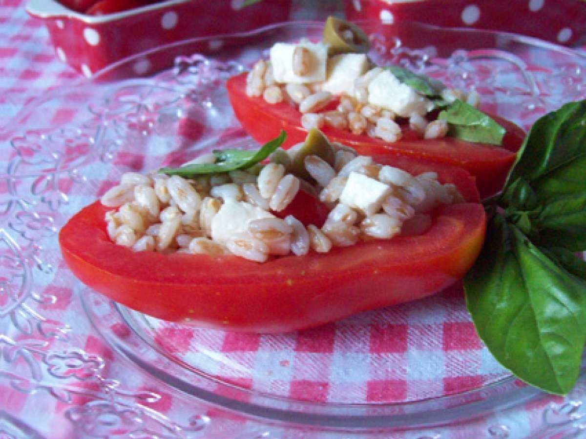 Pomodori ripieni di farro alla caprese