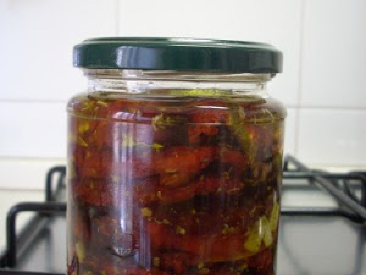 pomodori sott olio ricetta pugliese