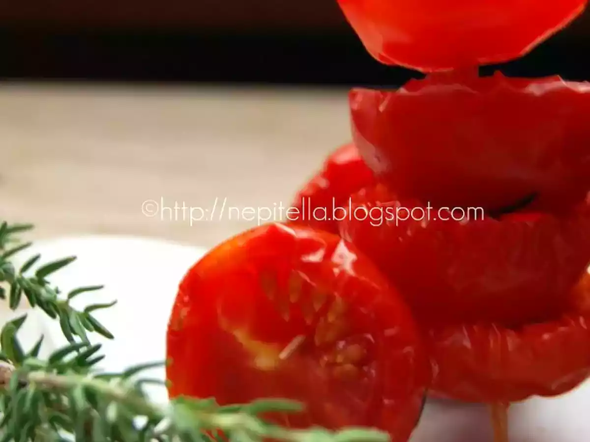 Pomodorini confit con timo e scorza d'arancia - foto 2