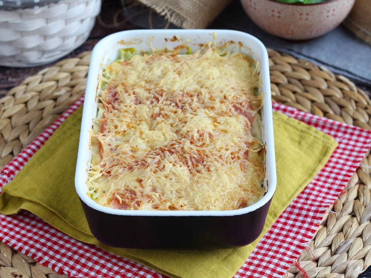 Porri gratinati con prosciutto e formaggio