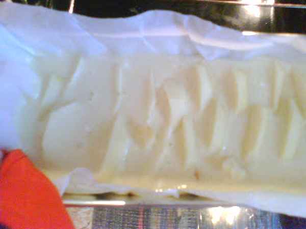 PORTA TORTA RETTANGOLARE CON PLUM CACKE DI MELE ALLA CANNELLA, foto 2