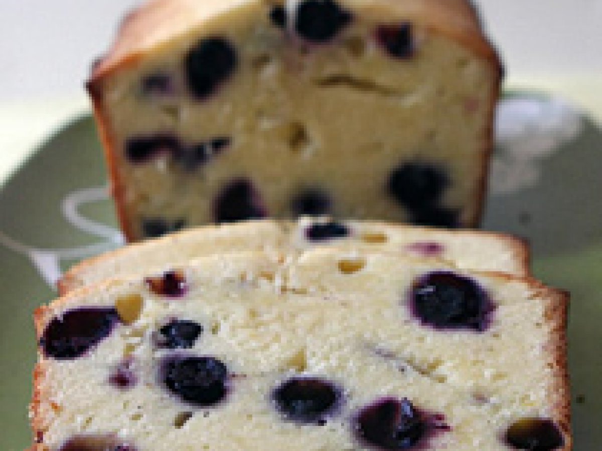 Pound cake ai mirtilli e lamponi