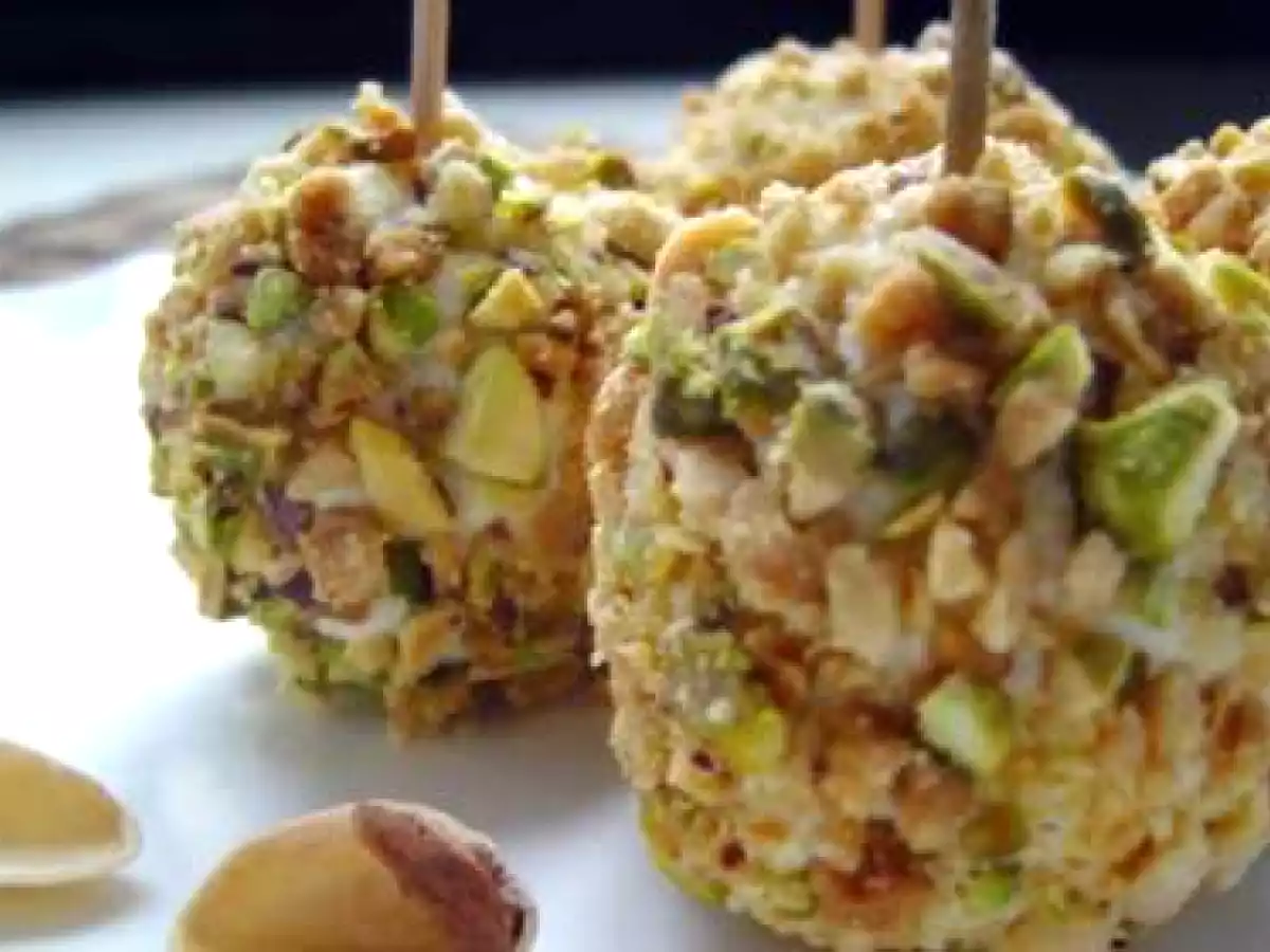Praline di caprino ai pistacchi