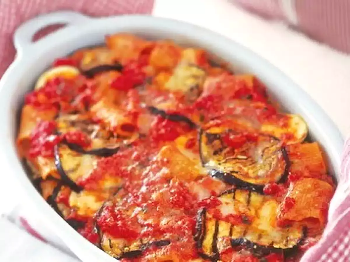 Primo piatto, secondo e contorno..Parmigiana di pasta e melanzane