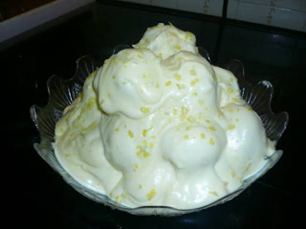 Profiteroles al limone di Sal De Riso