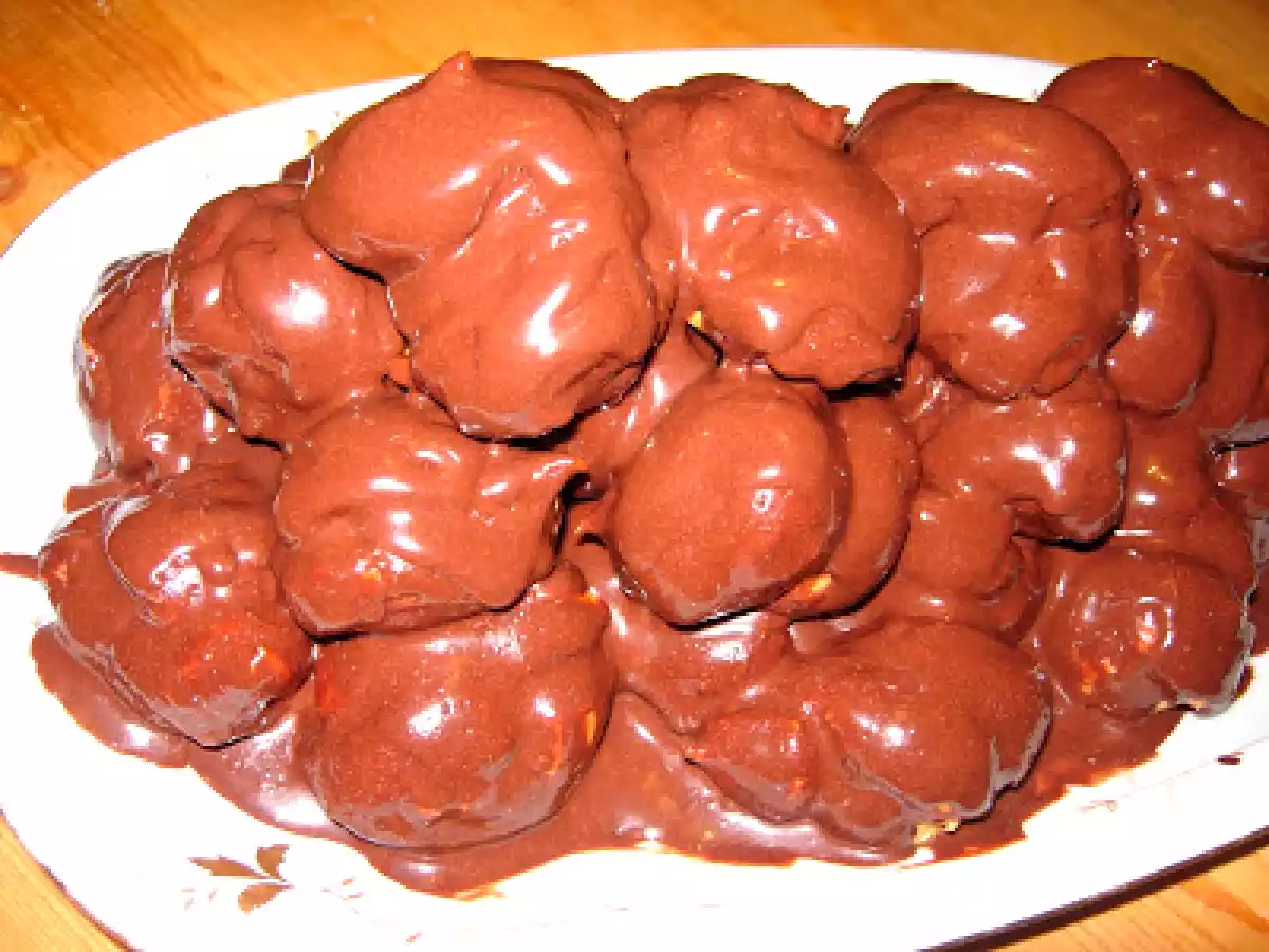 Profiteroles ... bignè - crema zabaione - crema al cioccolato