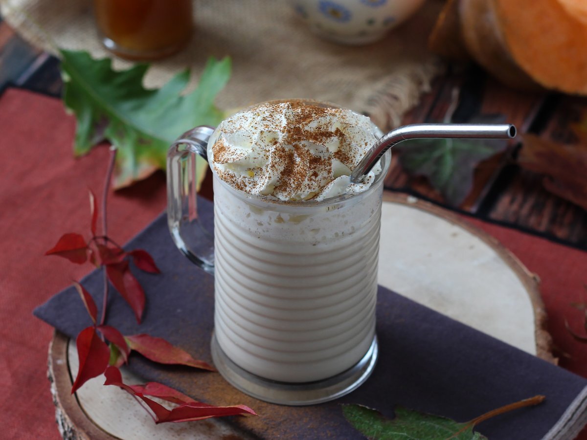 Pumpkin spice latte con sciroppo di zucca fatto in casa - foto 2