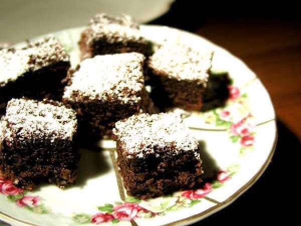 Quadrotti cioccolato e nocciole, senza farina - per un caffè più dolce ...