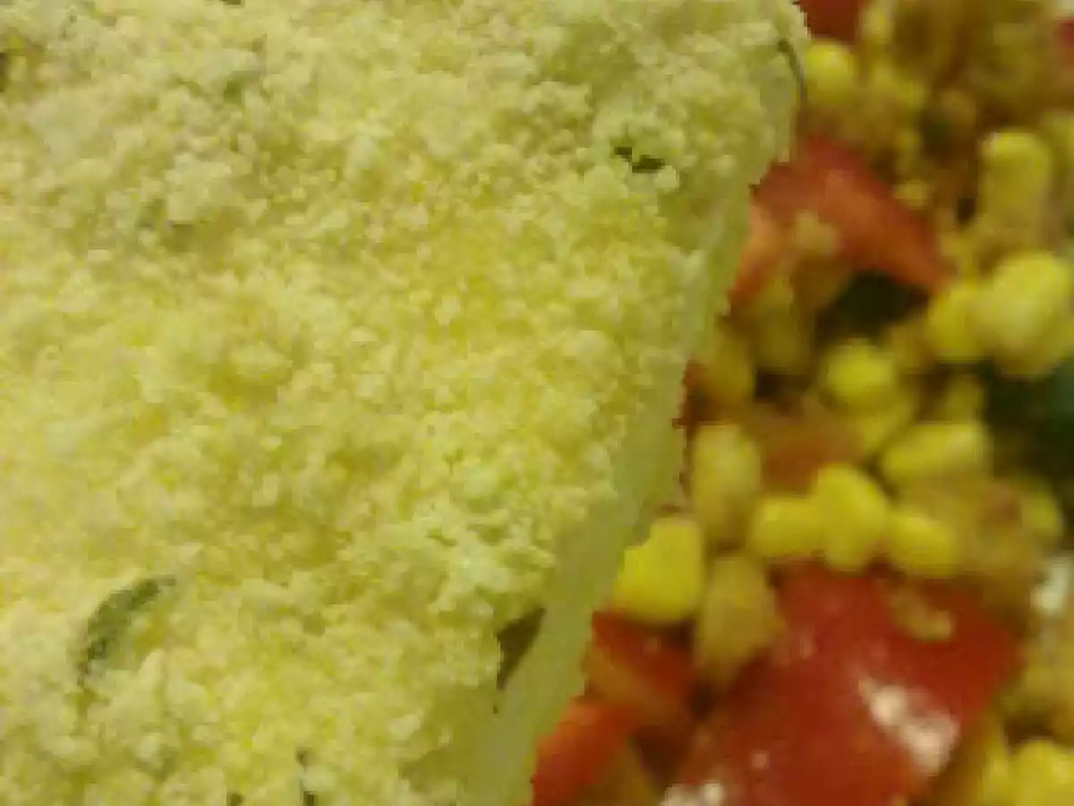 Quadrotti di quartirolo al forno e insalata di peperoni con crumble...doppia ricetta!!! - foto 3