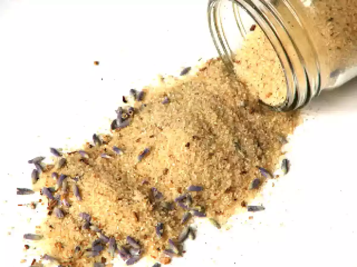 Qualcosa di dolce, il mio zucchero alla vaniglia e fiori di lavanda