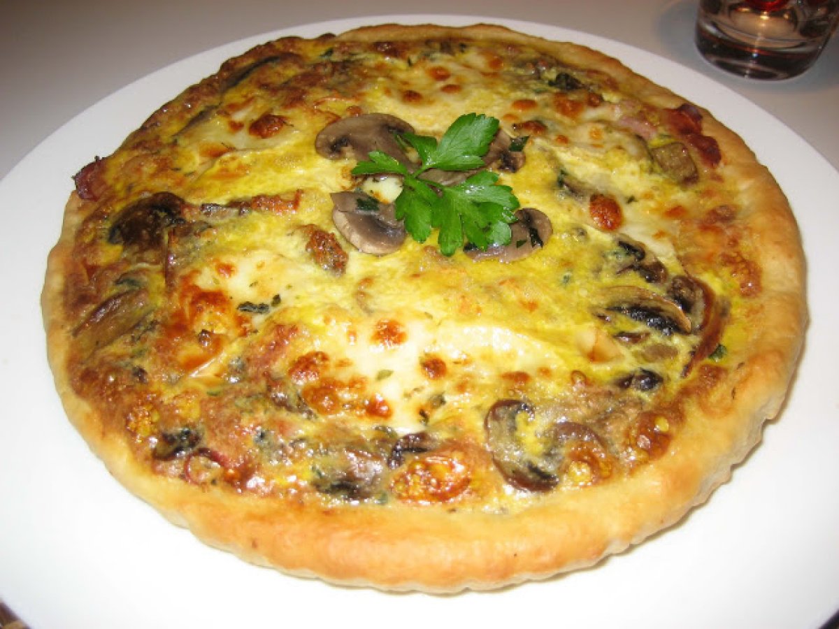 Quiche ai funghi champignon e asiago