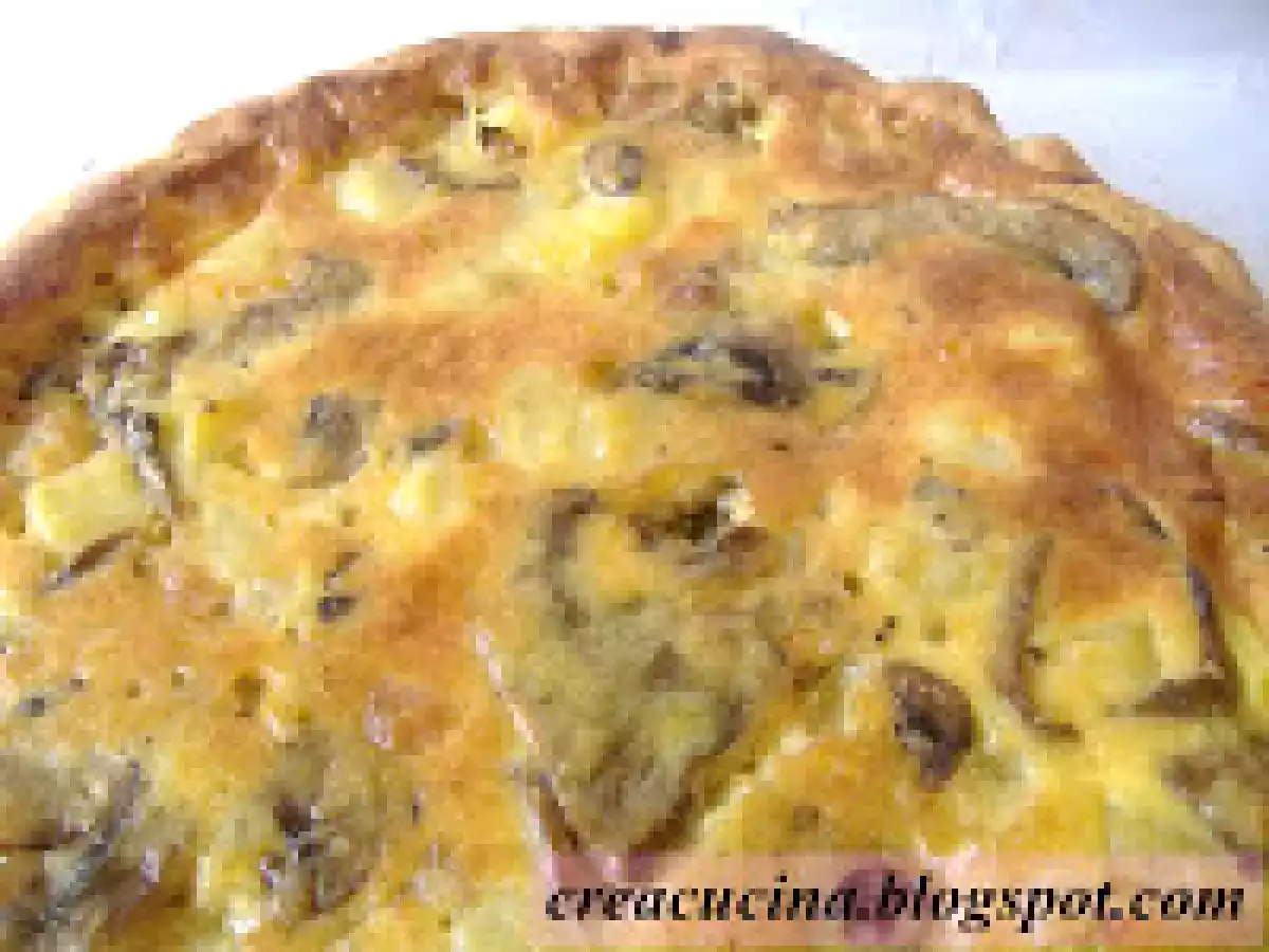 QUICHE AI FUNGHI, PATATE E SPECK