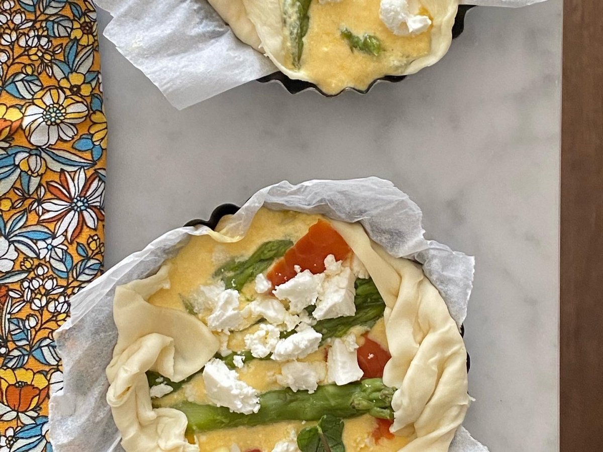 Quiche con asparagi, feta e salmone - foto 4