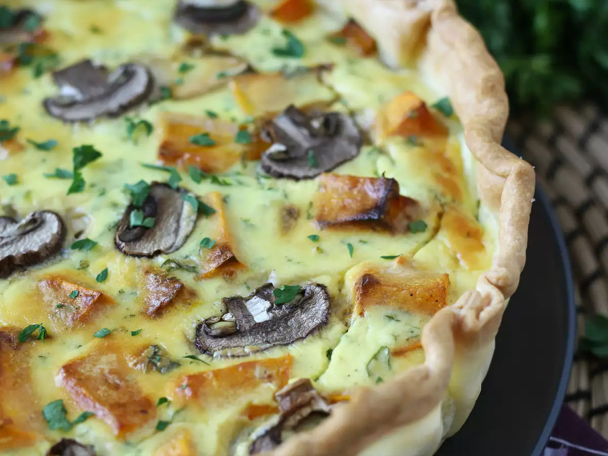 Quiche con zucca e funghi cremosa e autunnale - foto 4