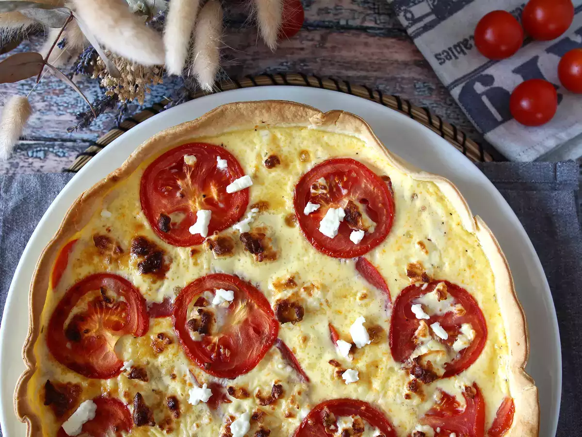 Quiche vegetariana con pomodori e feta: ricetta facile e gustosa - foto 5