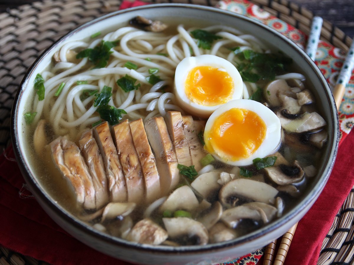 Ramen di pollo, una versione più leggera del celebre piatto asiatico - foto 2