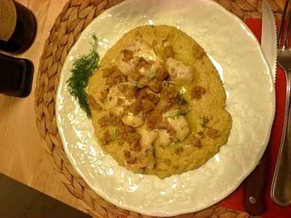 Rana pescatrice panata al finocchietto su vellutata di cicerchie, foto 2