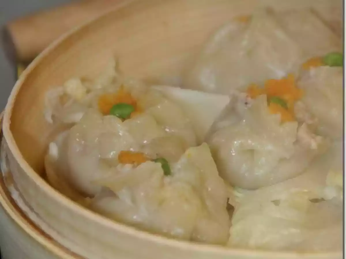 Ravioli cinesi al vapore, con carne di maiale e gamberi - foto 2